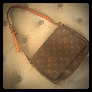 Mint Louis Vuitton monogram shoulder bag/clutch